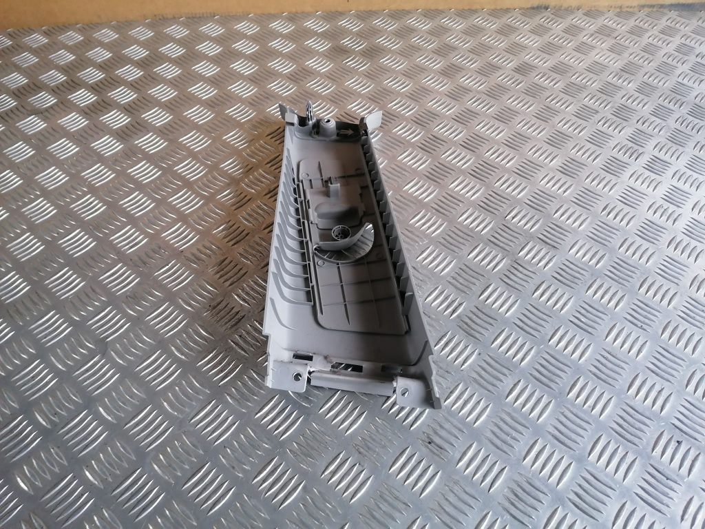 Vidējas salona statnes apdare priekš KIA CEED 2007 2 Vidējas salona statnes apdare priekš KIA CEED 2007