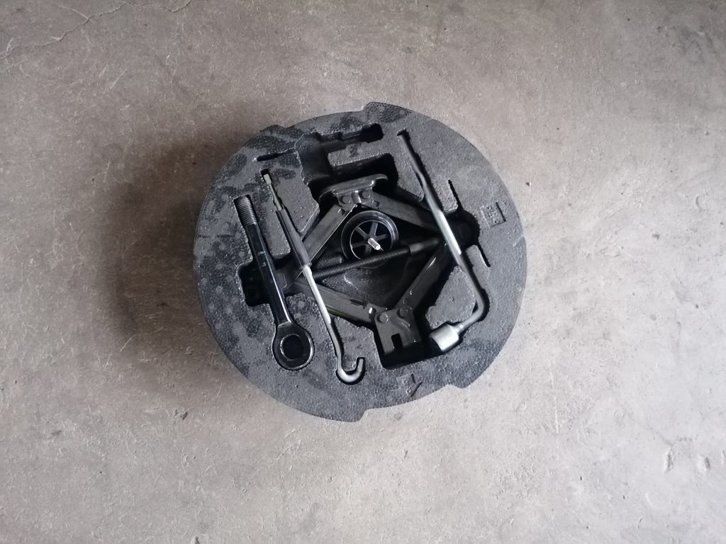 Instrumentu komplekts priekš KIA CEED 2007 1 Instrumentu komplekts priekš KIA CEED 2007