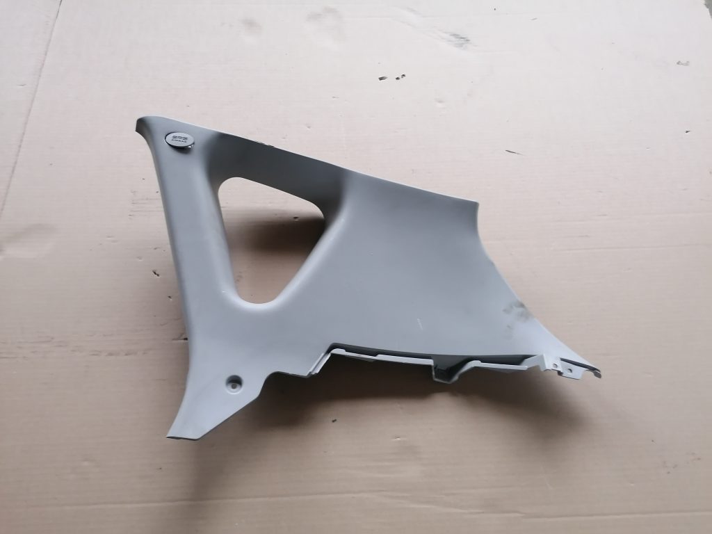 Bagažnieka nodalījuma statnes apdare priekš KIA CEED 2007