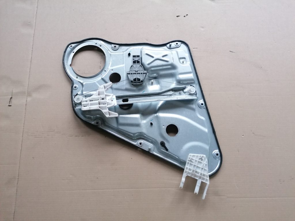 Stikla pacelšanas mehānisma panele priekš KIA CEED 2007