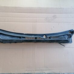 Vējstikla uzlikas (deflektora) režģis priekš SUBARU LEGACY 2009