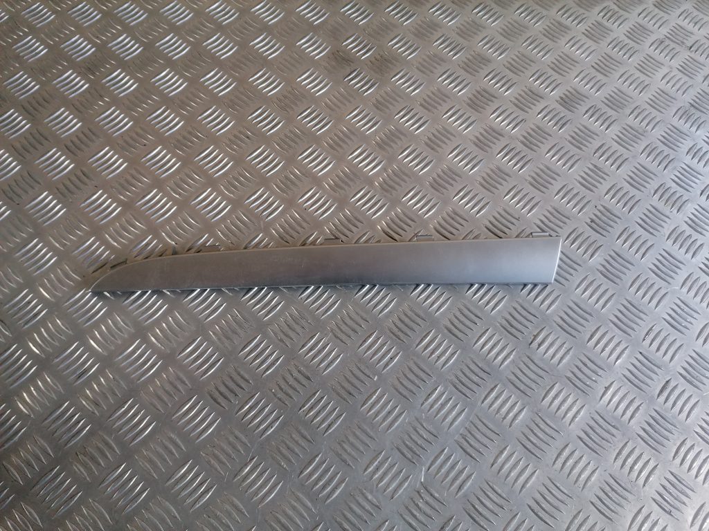 Mērinstrumentu paneļa dekoratīvā uzlika priekš SUBARU LEGACY 2009