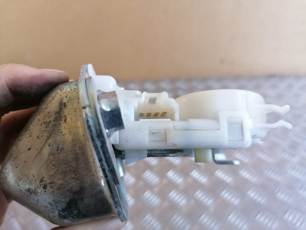 Bagāžnieka vāka slēdzene priekš SUBARU LEGACY 2009 3 Bagāžnieka vāka slēdzene priekš SUBARU LEGACY 2009