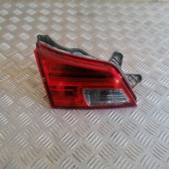 Bagāžnieka vāka kreisais lukturis priekš SUBARU LEGACY 2009