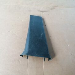 Vidējas salona statnes apdare priekš VW GOLF IV 1999