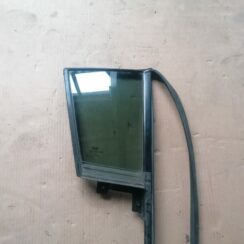 Aizmugurējo labo durvju logs priekš KIA SPORTAGE 2010-2015