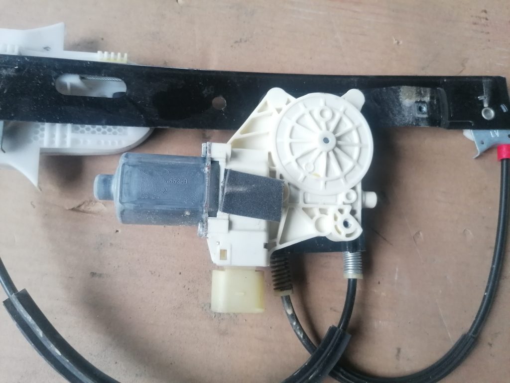 Stikla pacelšanas mehānisms aizmugurējais kreisais priekš FORD S-MAX 2006-2015 130822286 4 Stikla pacelšanas mehānisms aizmugurējais kreisais priekš FORD S-MAX 2006-2015 130822286