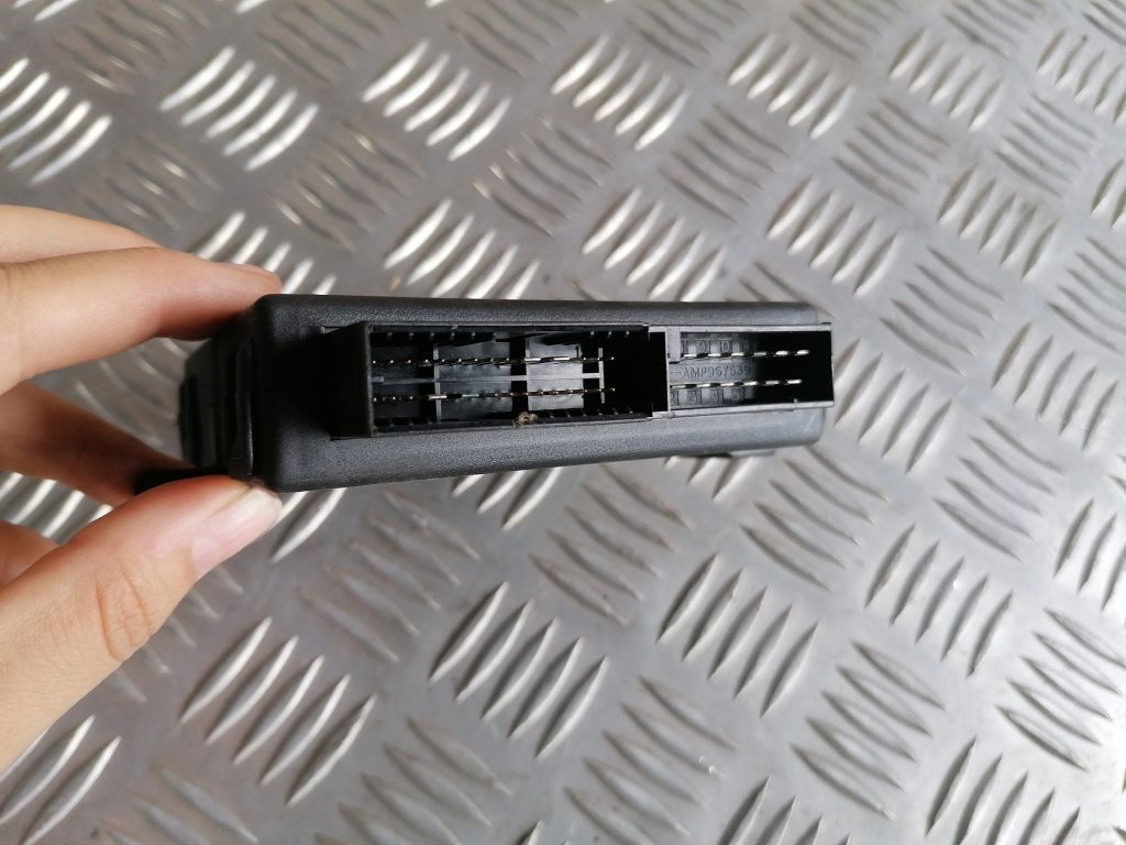 Komforta vadības bloks priekš OPEL ASTRA 2002 3 Komforta vadības bloks priekš OPEL ASTRA 2002