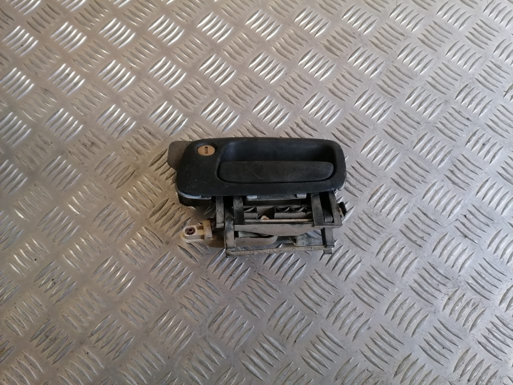 Priekšējāis kreisais durvju rokturis priekš OPEL ASTRA 2002 1 Priekšējāis kreisais durvju rokturis priekš OPEL ASTRA 2002