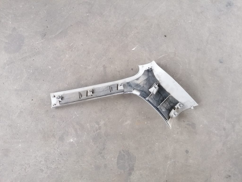 Bagažnieka nodalījuma statnes apdare priekš OPEL ASTRA 2002