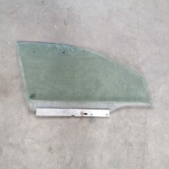 Priekšējo labo durvju stikls priekš OPEL ASTRA 2002