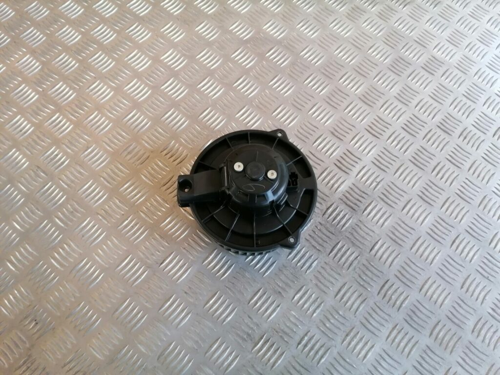 Salona ventilators priekš TOYOTA AVENSIS 2007 2 Salona ventilators priekš TOYOTA AVENSIS 2007