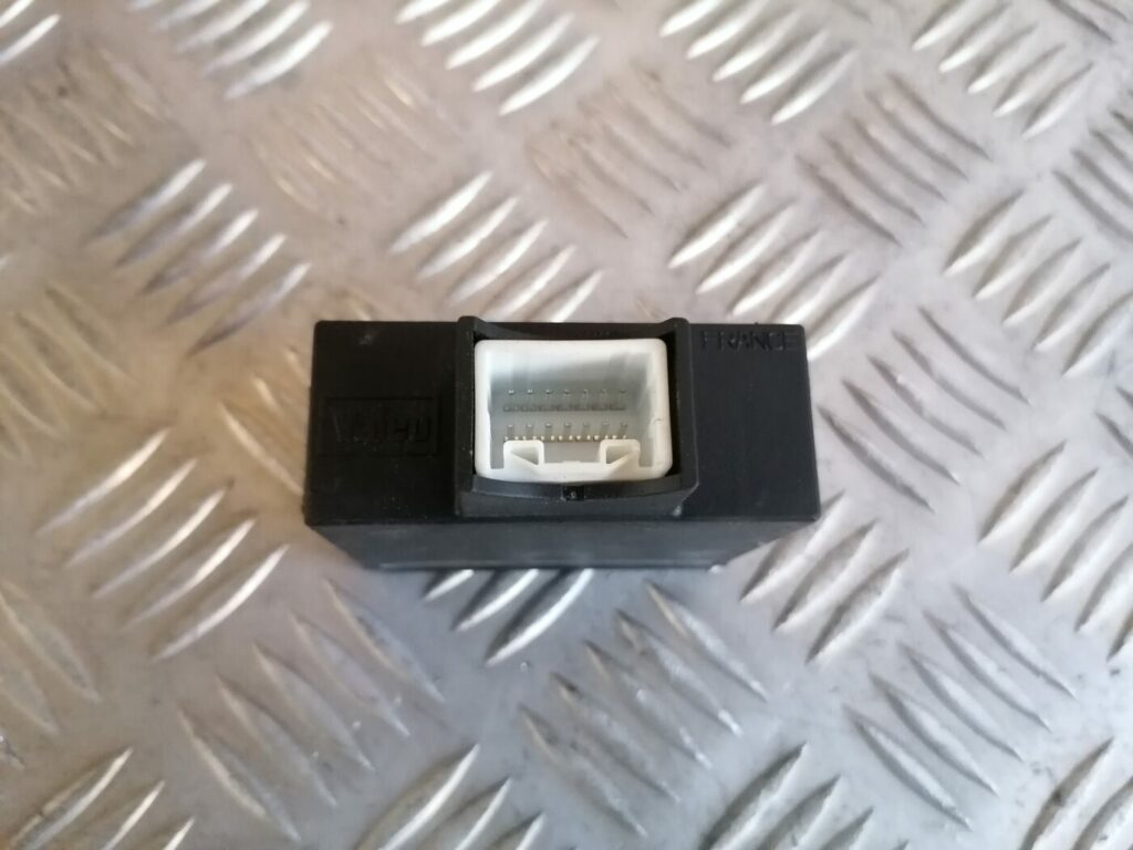 Imobilaizera vadības bloks priekš TOYOTA AVENSIS 2007 2 Imobilaizera vadības bloks priekš TOYOTA AVENSIS 2007