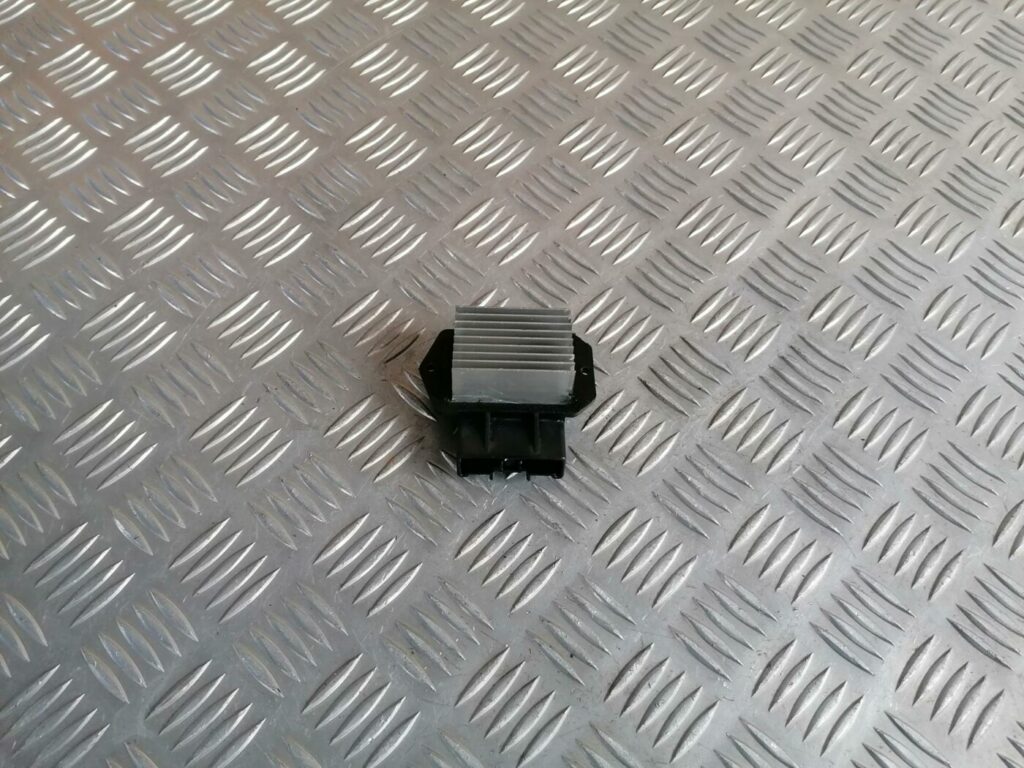 Salona ventilatora rezistors priekš TOYOTA AVENSIS 2007 1 Salona ventilatora rezistors priekš TOYOTA AVENSIS 2007