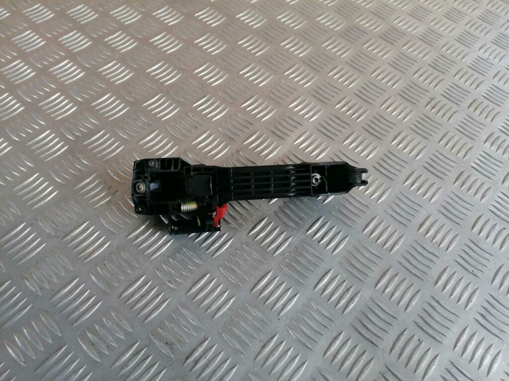 Priekšējāis labais durvju rokturis priekš TOYOTA AVENSIS 2007