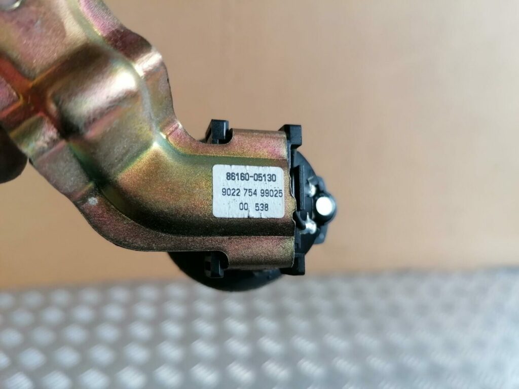 Durvju skaļrunis, augšā priekš TOYOTA AVENSIS 2007 3 Durvju skaļrunis, augšā priekš TOYOTA AVENSIS 2007