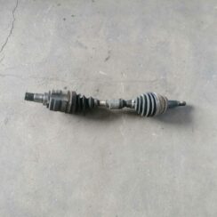 Pusass priekšējā kreisā priekš TOYOTA AVENSIS 2007