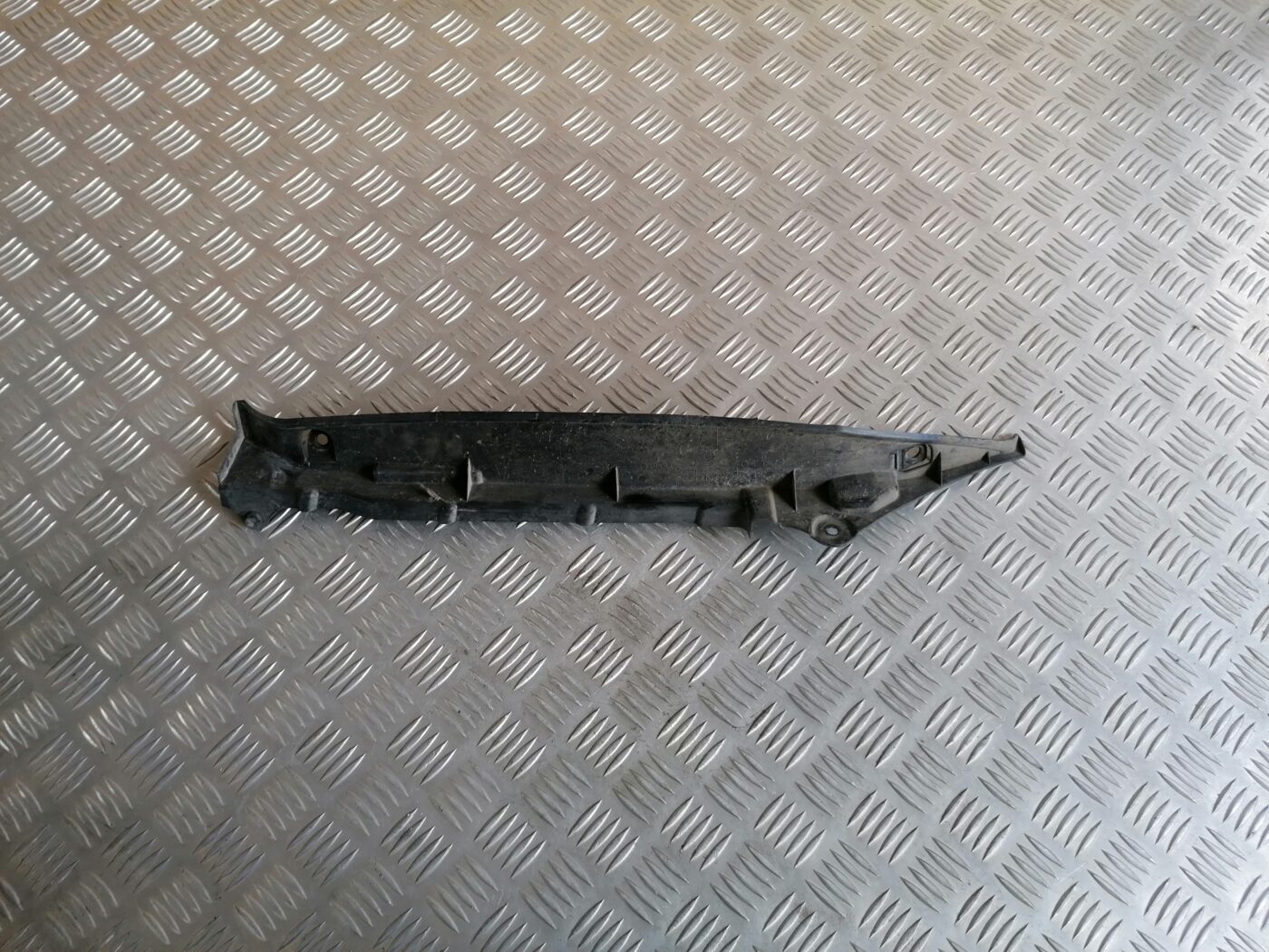 Ieliktņis starp spārnu un durvīm priekš HONDA ACCORD 2007 YR562P 1 Ieliktņis starp spārnu un durvīm priekš HONDA ACCORD 2007 YR562P