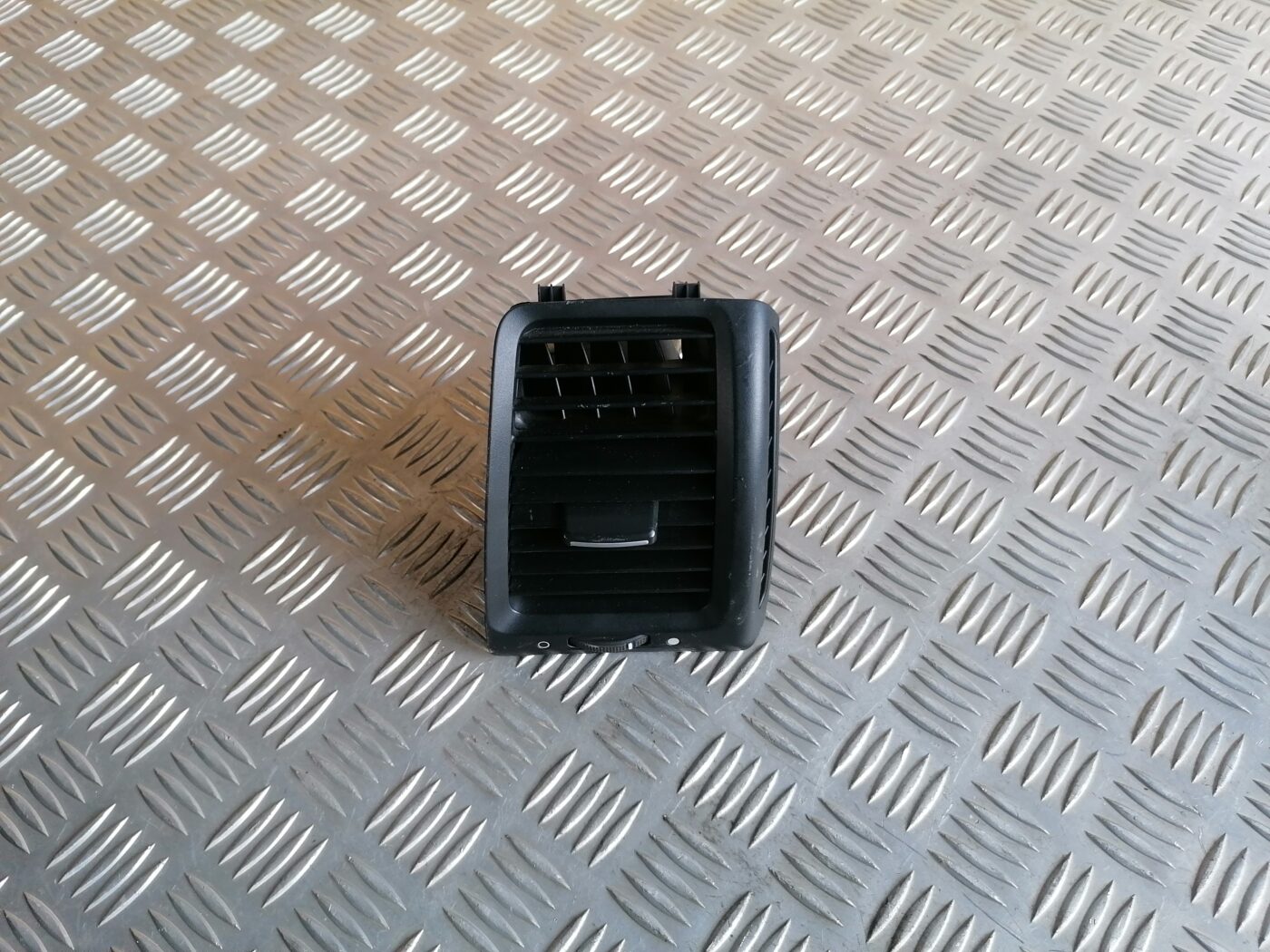 Mērinstrumentu paneļa gaisa vads, pa labi priekš HONDA ACCORD 2007 YR562P