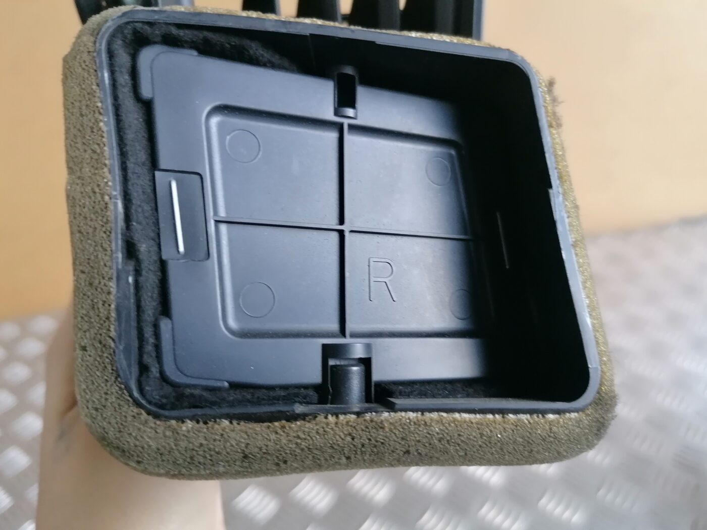 Mērinstrumentu paneļa gaisa vads, pa labi priekš HONDA ACCORD 2007 YR562P