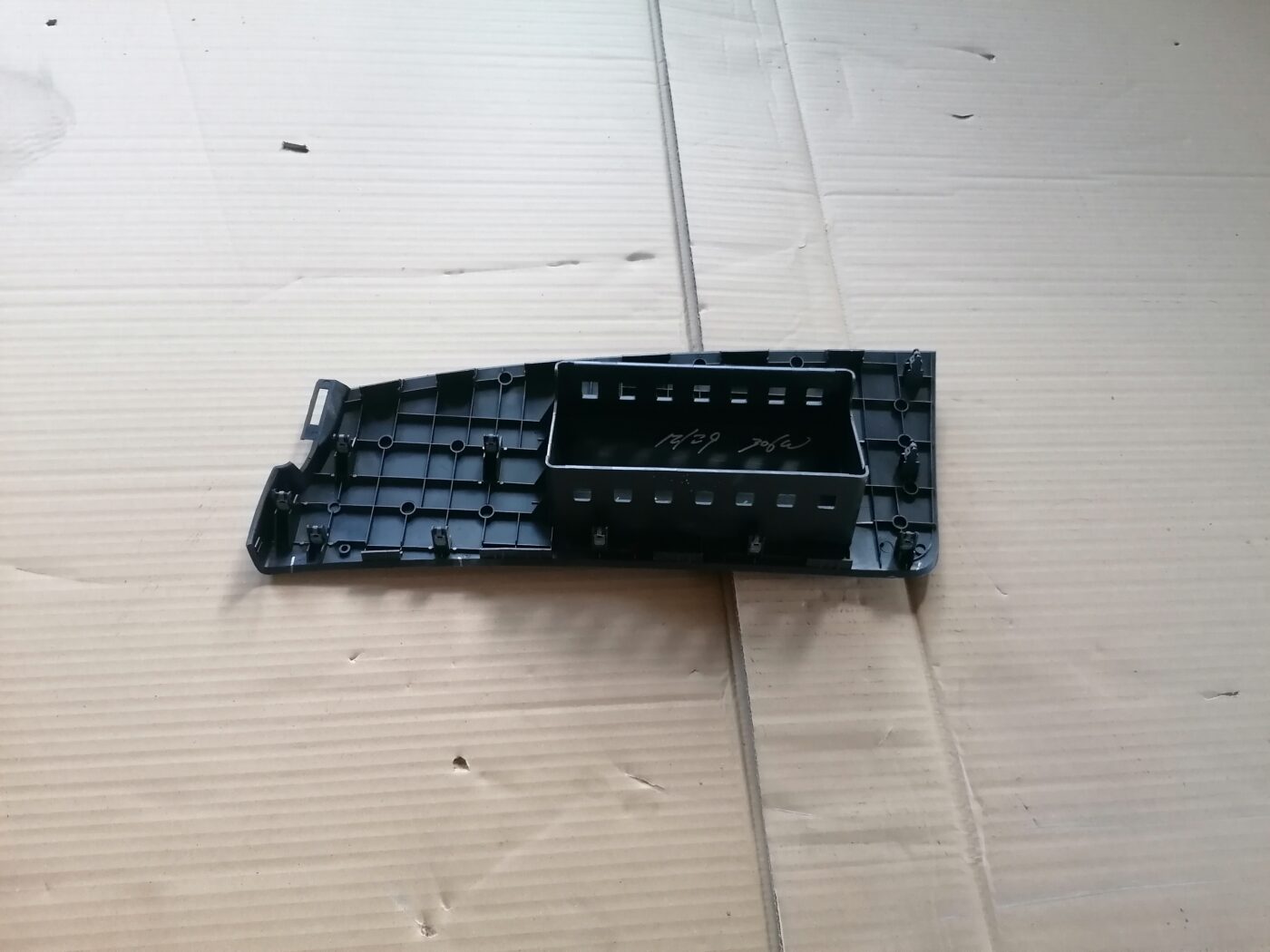 Mērinstrumentu paneļa apdare augšā priekš HONDA ACCORD 2007 YR562P 2 Mērinstrumentu paneļa apdare augšā priekš HONDA ACCORD 2007 YR562P