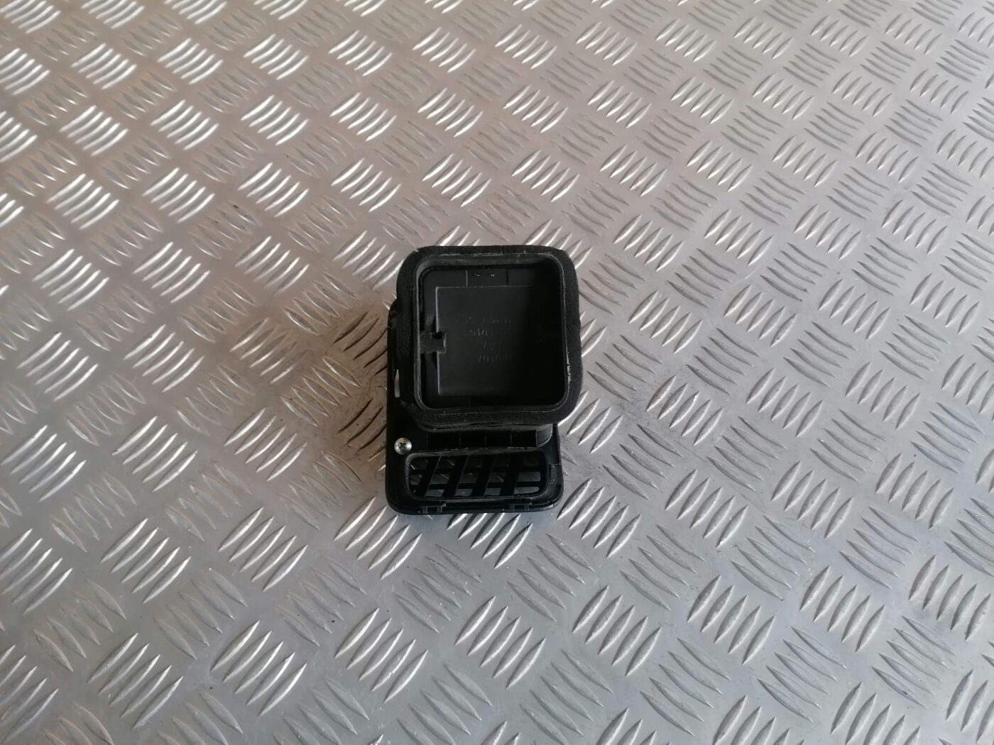 Mērinstrumentu paneļa gaisa vads, pa kreisi priekš HONDA CR-V 2006 2 Mērinstrumentu paneļa gaisa vads, pa kreisi priekš HONDA CR-V 2006