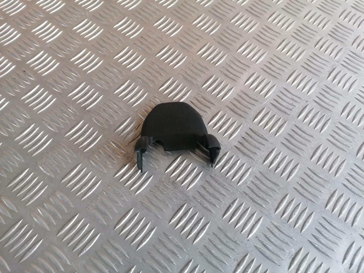 Priekšējā labā sēdekļa sliežu apdare priekš HONDA CR-V 2006 1 Priekšējā labā sēdekļa sliežu apdare priekš HONDA CR-V 2006