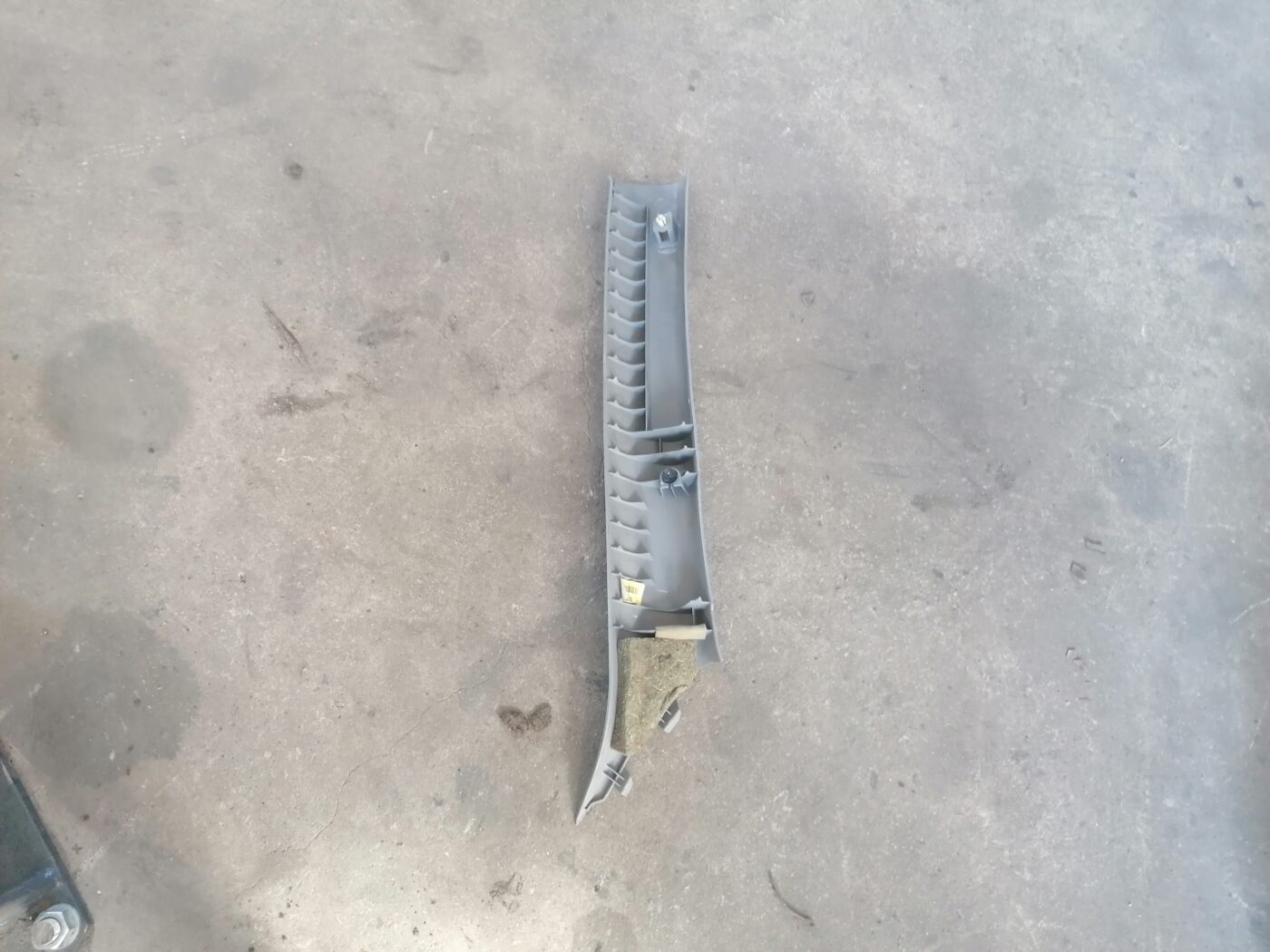 Priekšējas salona statnes apdare priekš HONDA CR-V 2006 2 Priekšējas salona statnes apdare priekš HONDA CR-V 2006