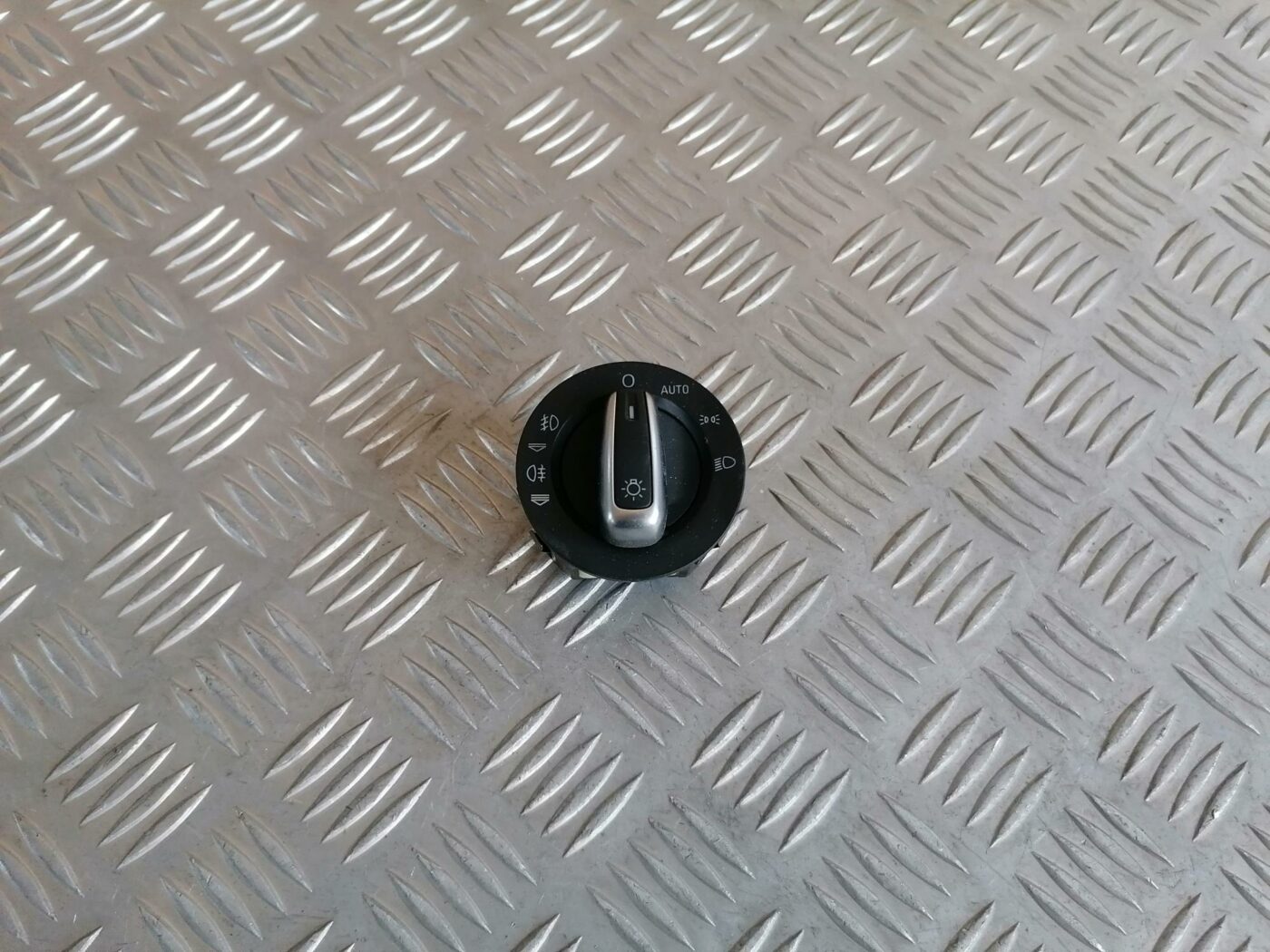 Gaismas slēdzis priekš AUDI A6 2008 1 Gaismas slēdzis priekš AUDI A6 2008