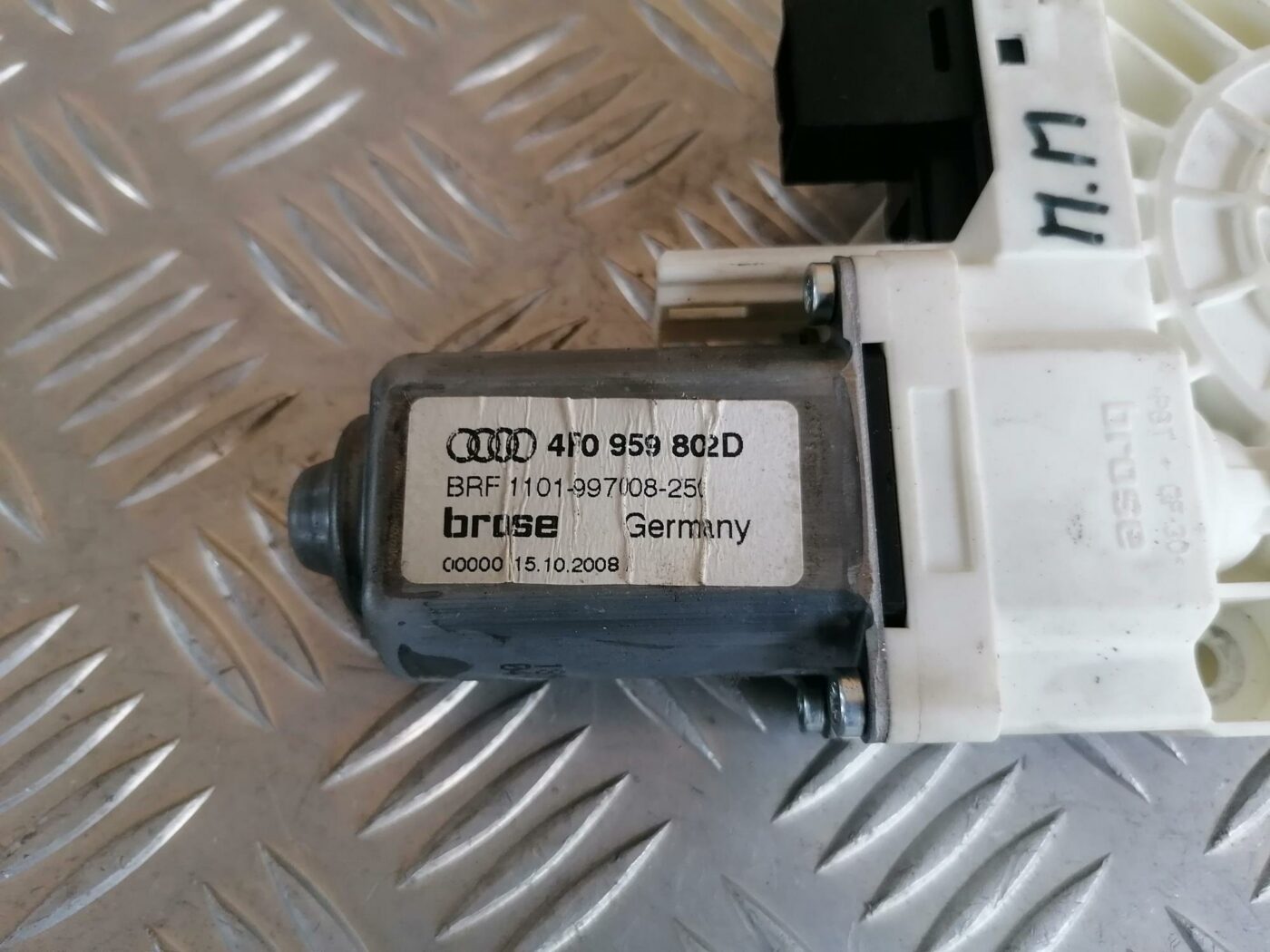 Elektrisko stiklu motors priekš AUDI A6 2008 3 Elektrisko stiklu motors priekš AUDI A6 2008