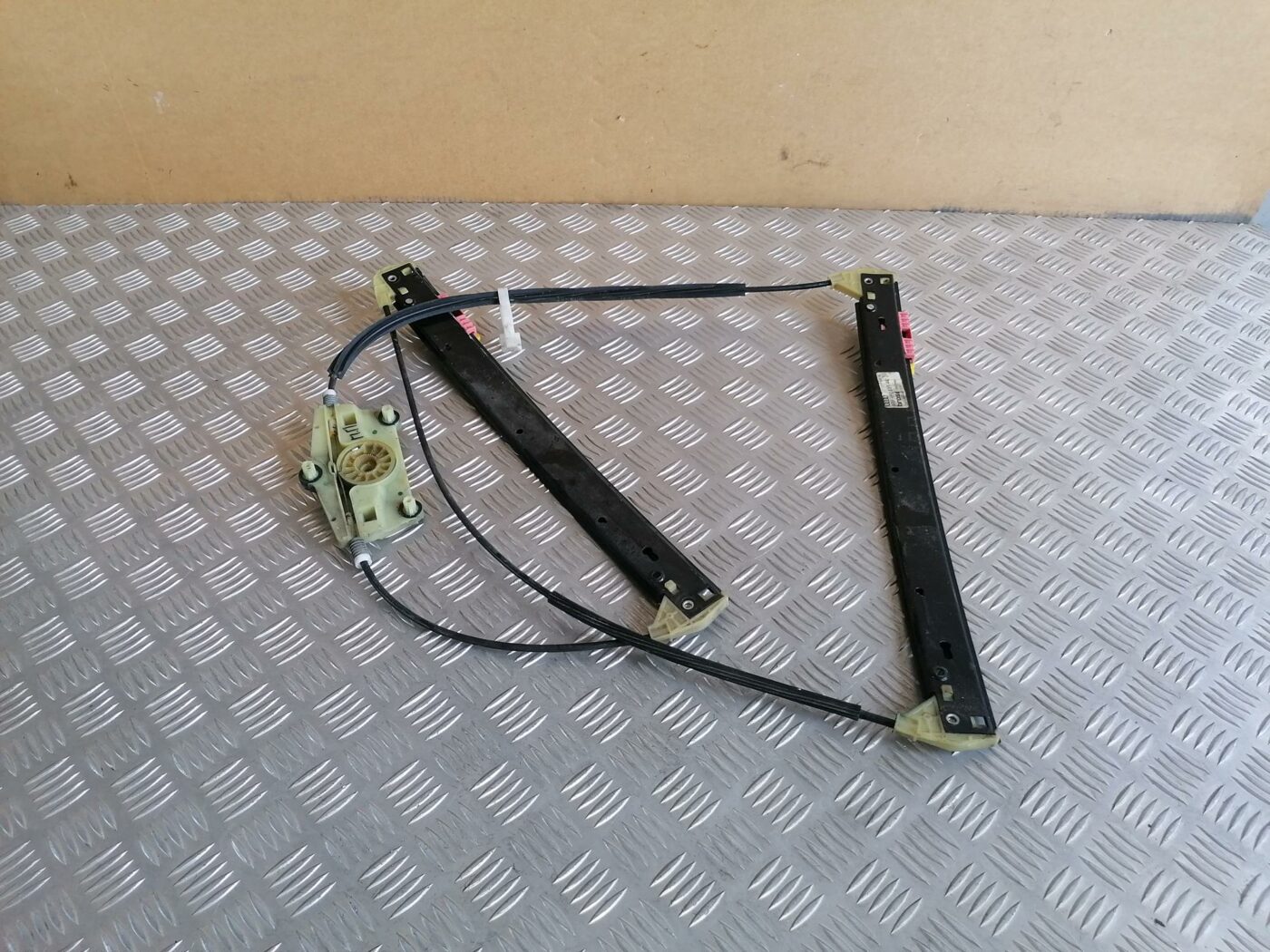 Stikla pacelšanas mehānisms priekšējais labais priekš AUDI A6 2008 1 Stikla pacelšanas mehānisms priekšējais labais priekš AUDI A6 2008