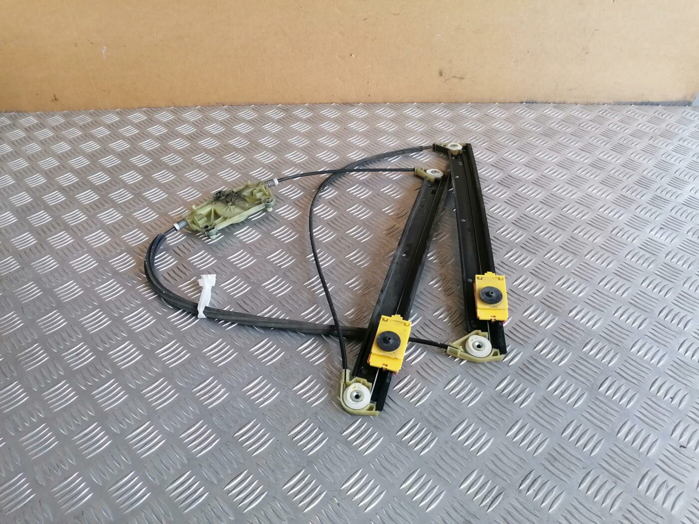 Stikla pacelšanas mehānisms priekšējais labais priekš AUDI A6 2008 2 Stikla pacelšanas mehānisms priekšējais labais priekš AUDI A6 2008