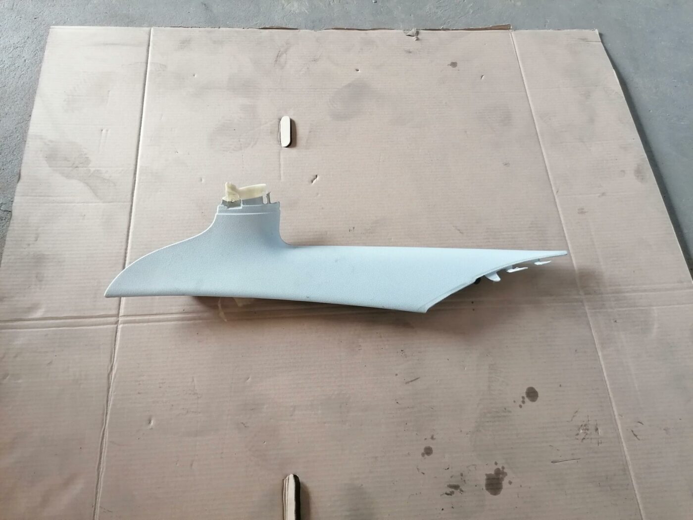 Bagažnieka nodalījuma statnes apdare priekš AUDI A6 2008