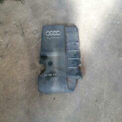 Dzinēja dekoratīvais vāks priekš AUDI A6 2008