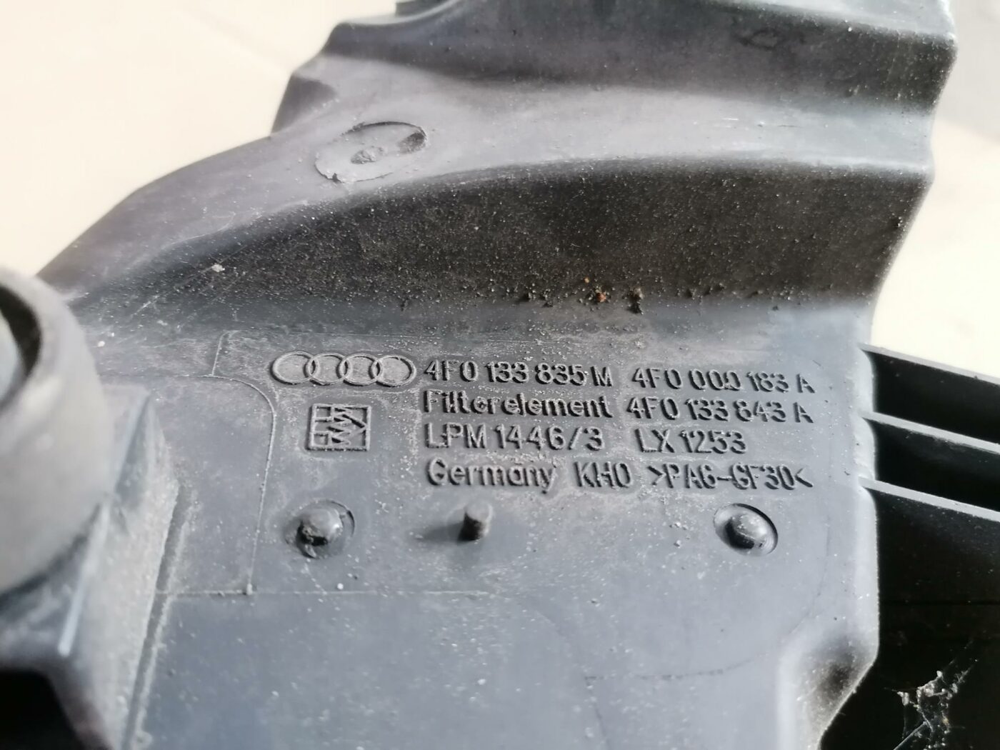 Gaisa filtra korpuss priekš AUDI A6 2008 4 Gaisa filtra korpuss priekš AUDI A6 2008