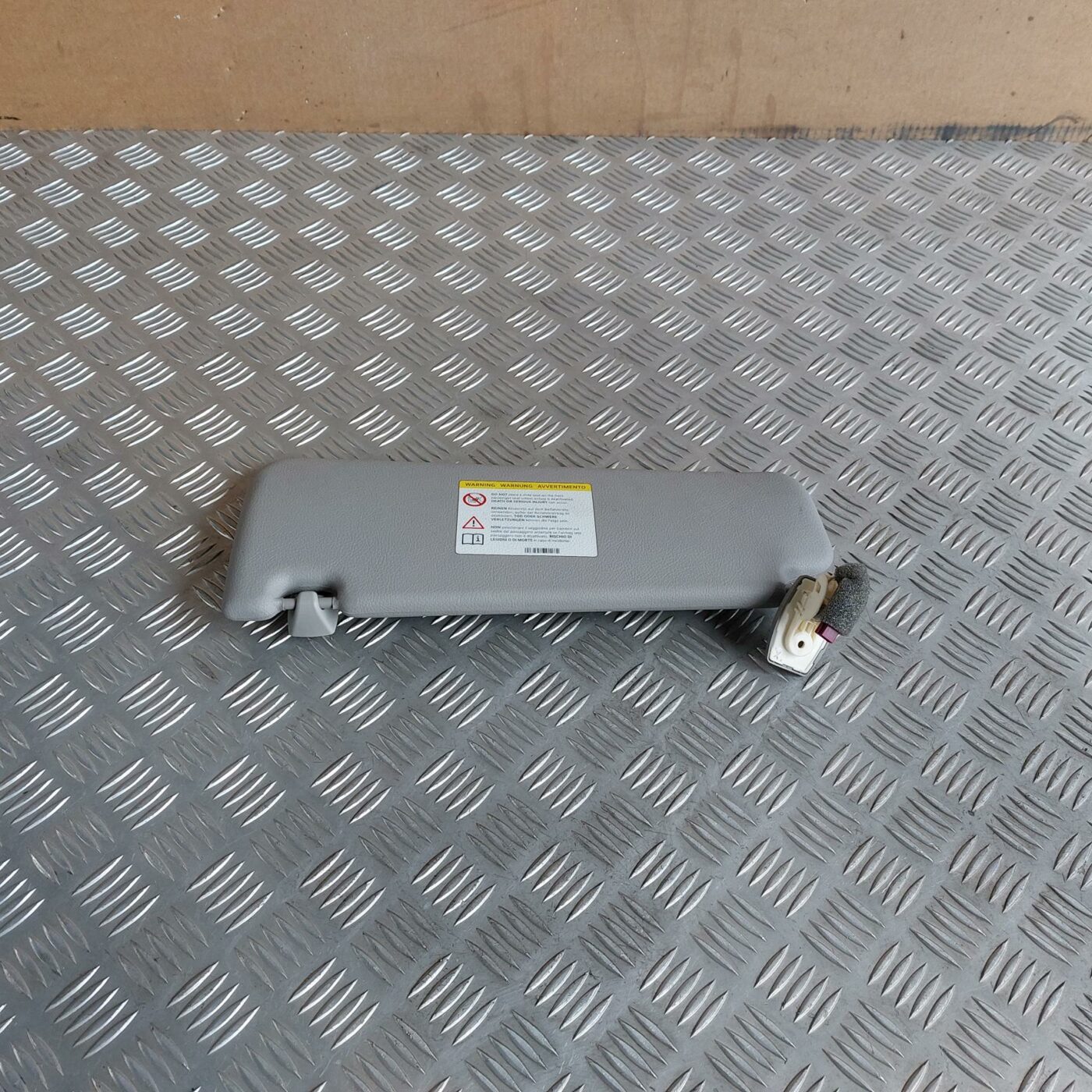 Saules aizsargs priekš BMW 520D F11 2011 TOURING 1 Saules aizsargs priekš BMW 520D F11 2011 TOURING