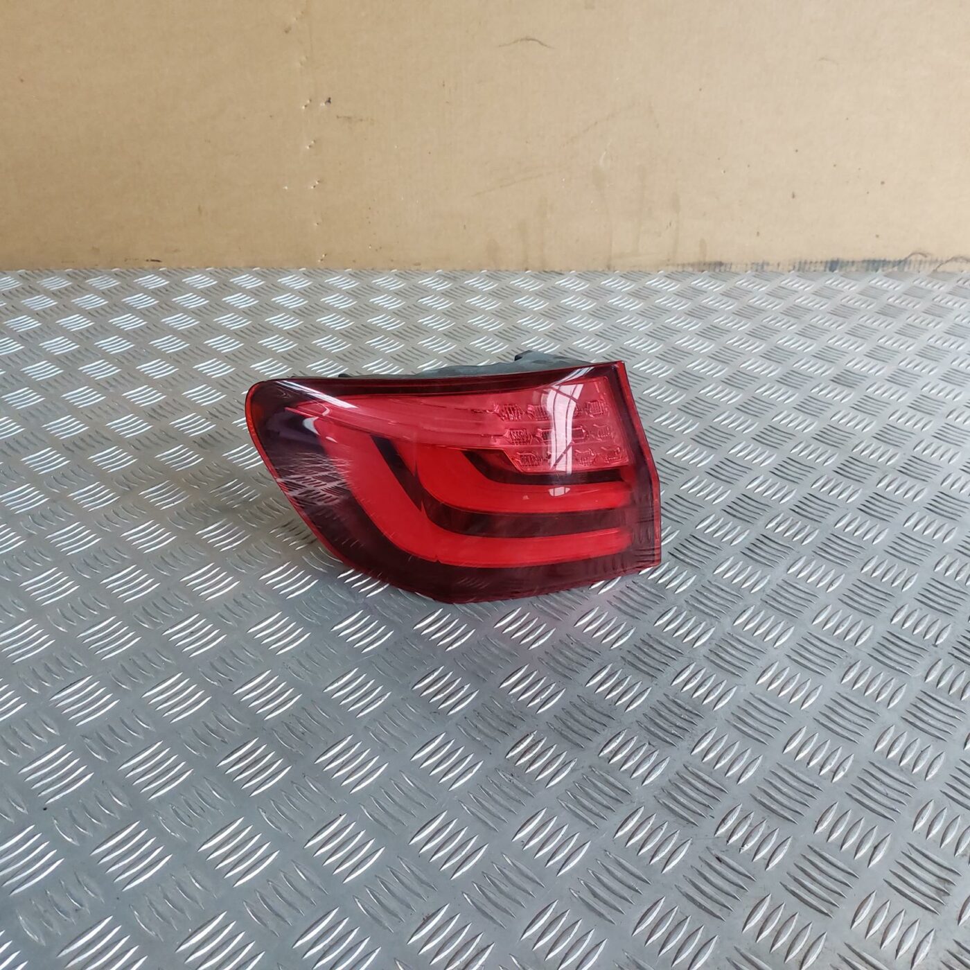 Aizmugurējais kreisais lukturis priekš BMW 520D F11 2011 TOURING 1 Aizmugurējais kreisais lukturis priekš BMW 520D F11 2011 TOURING