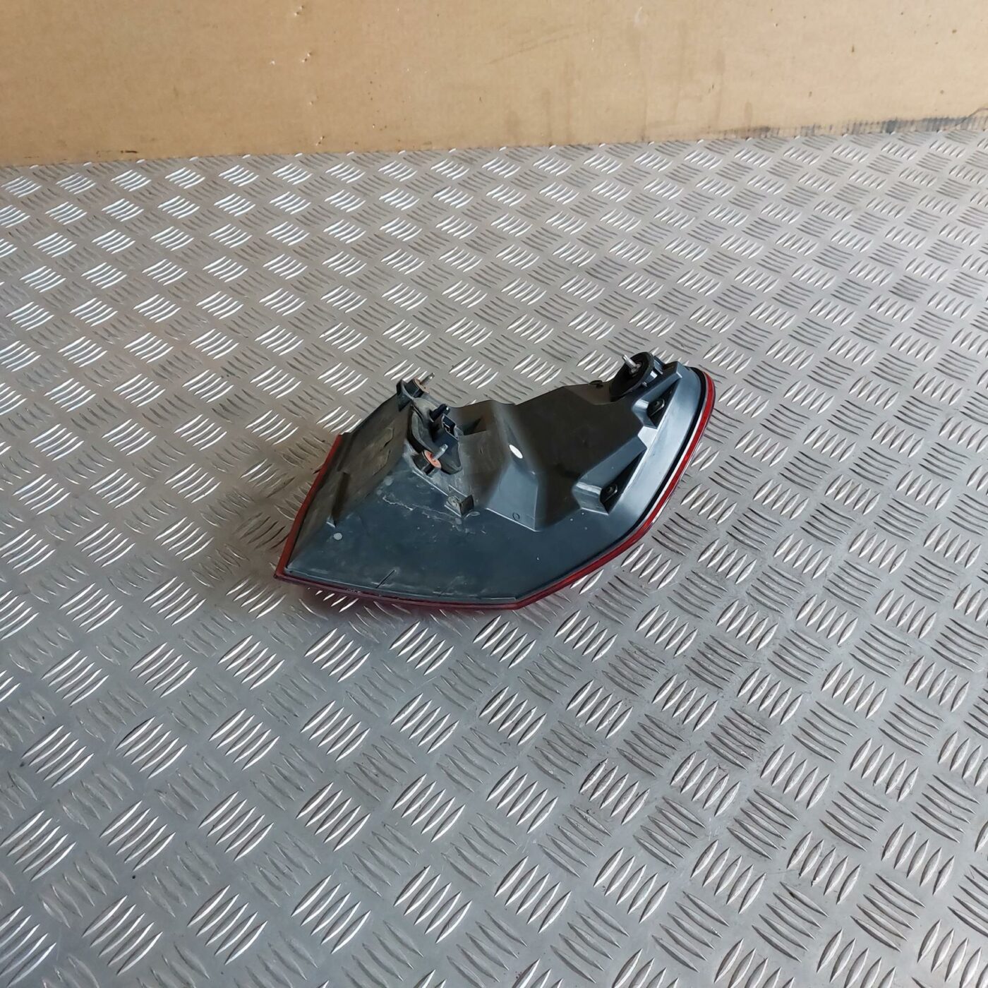 Aizmugurējais kreisais lukturis priekš BMW 520D F11 2011 TOURING 2 Aizmugurējais kreisais lukturis priekš BMW 520D F11 2011 TOURING