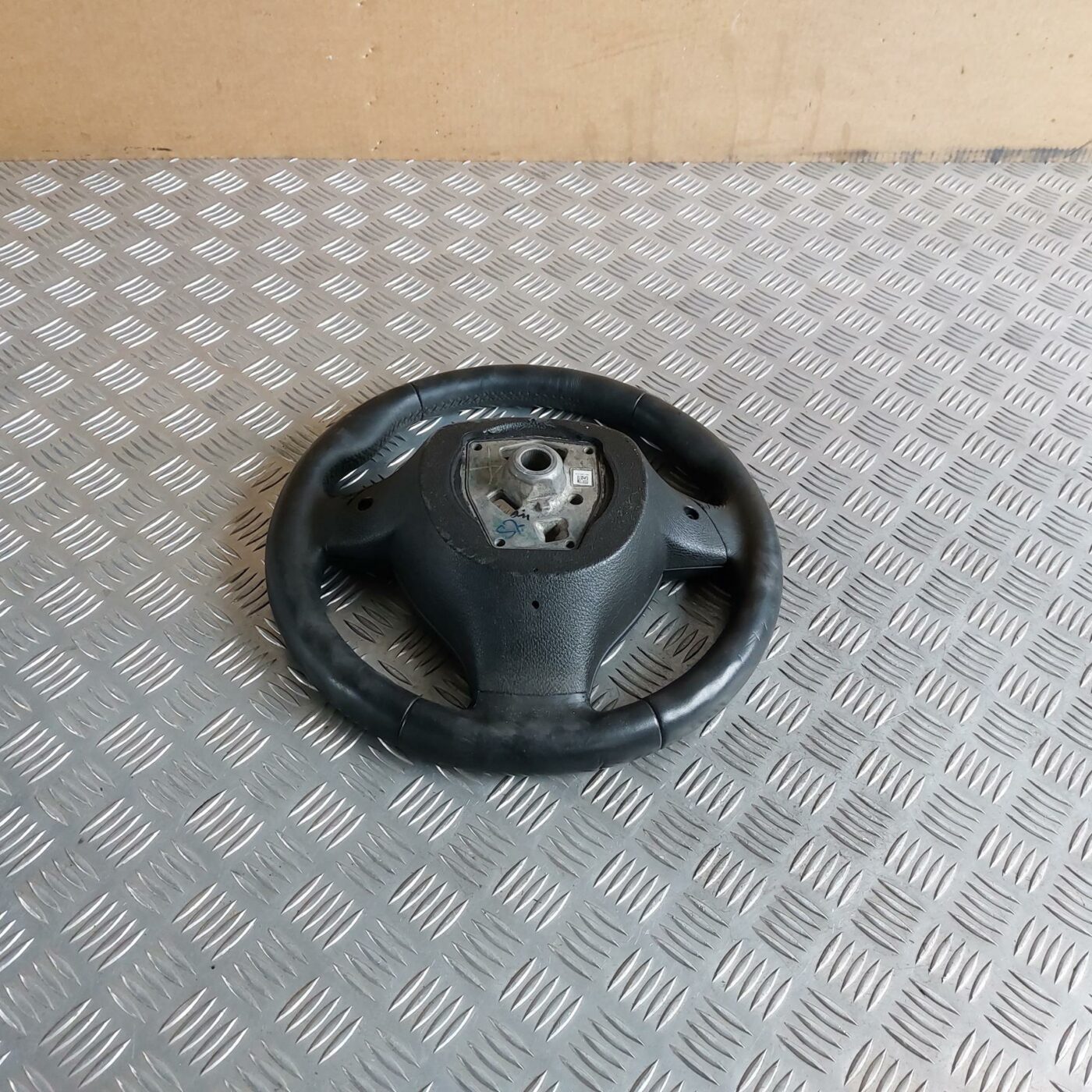 Stūre priekš BMW 520D F11 2011 TOURING 2 Stūre priekš BMW 520D F11 2011 TOURING