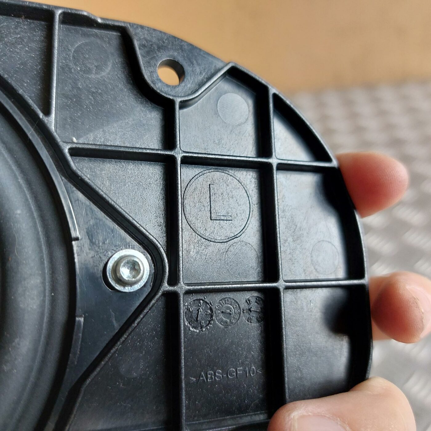 Skaļrunis griestos priekš BMW 520D F11 2011 TOURING