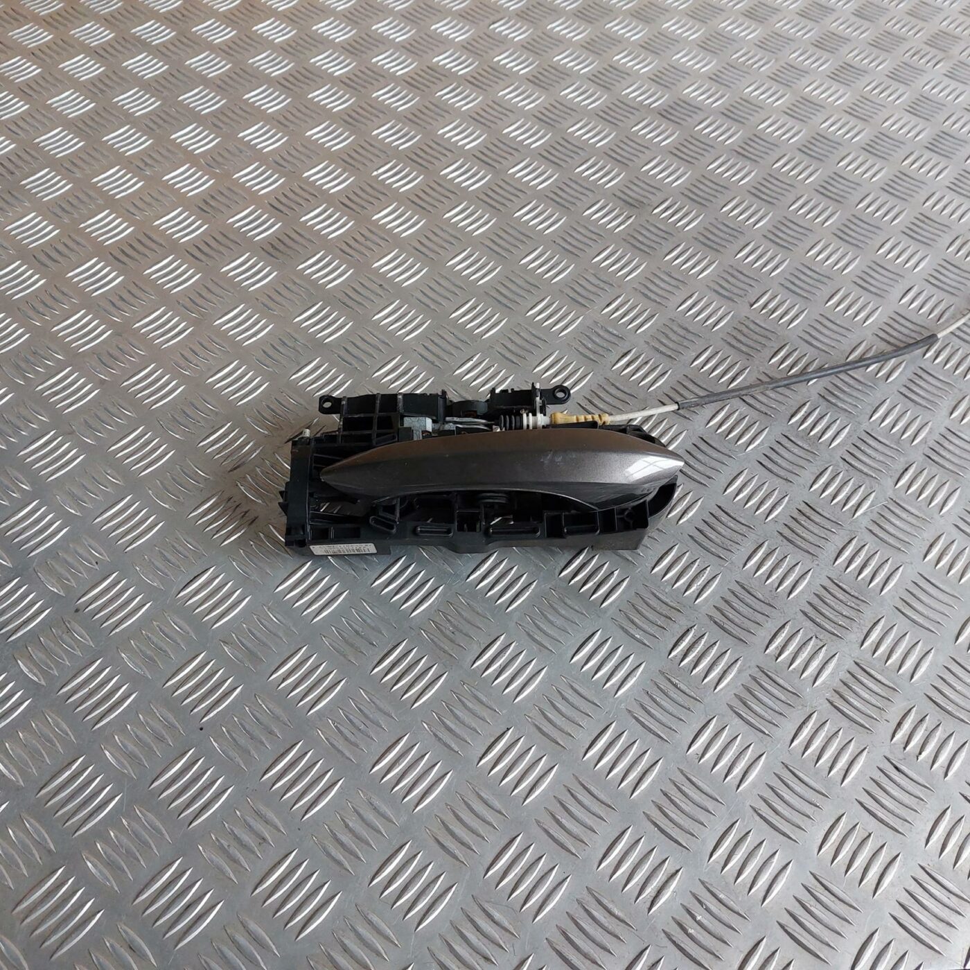 Aizmugurējāis labais durvju rokturis priekš BMW 520D F11 2011 TOURING