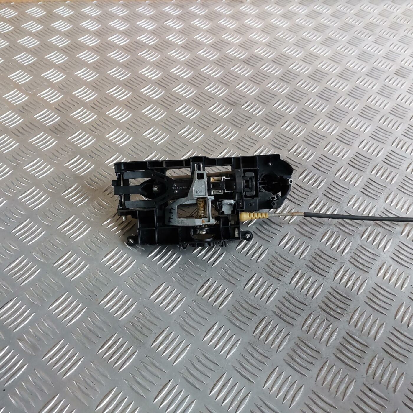 Priekšējāis labais durvju rokturis priekš BMW 520D F11 2011 TOURING