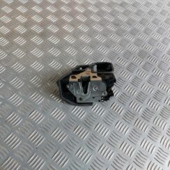 Aizmugurējo kreiso durvju slēdzene priekš BMW 520D F11 2011 TOURING