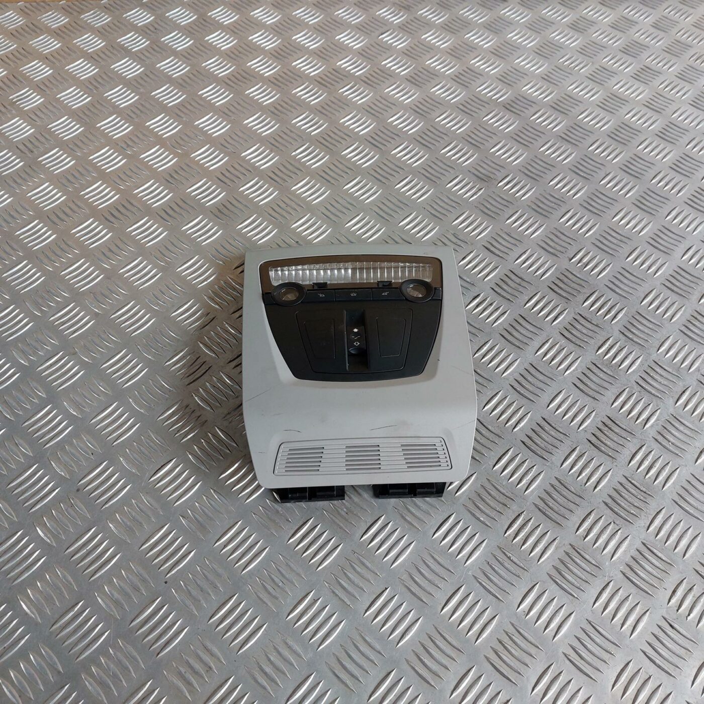 Salona apgaismojuma panelis priekš BMW 520D F11 2011 TOURING