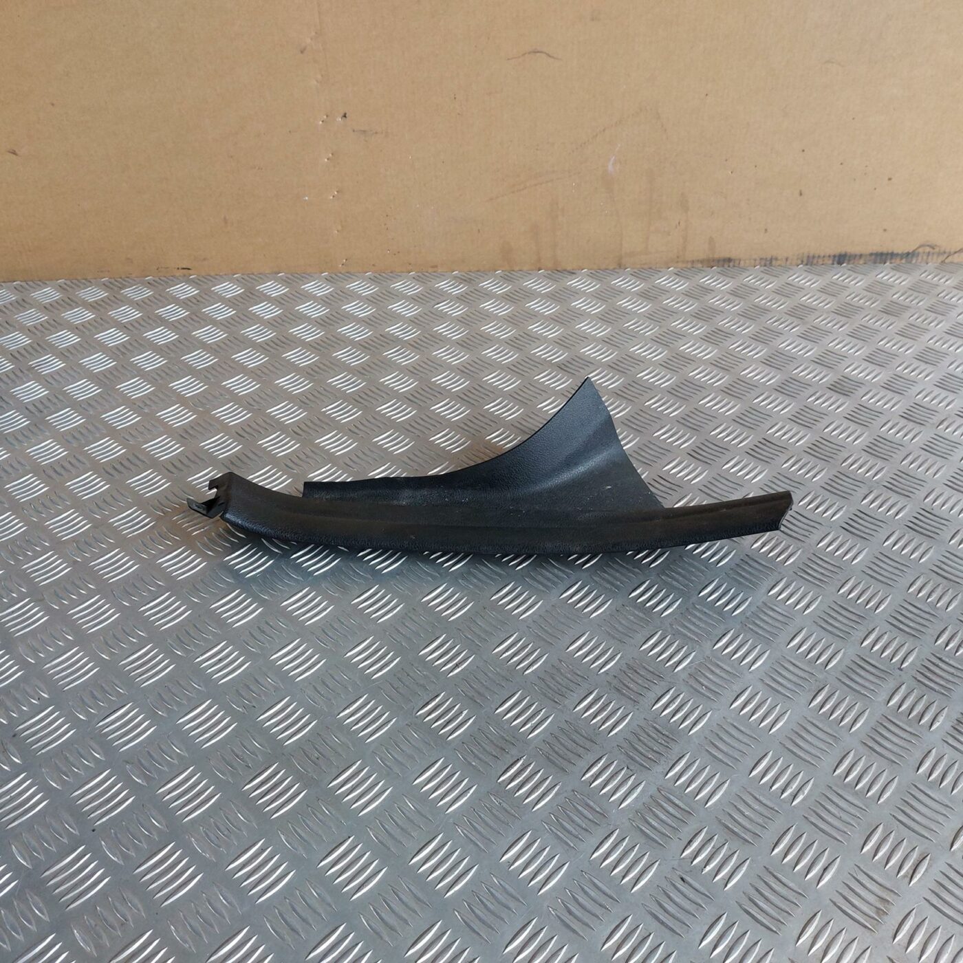 Sliekšņa aizmugurēja laba uzlika (salonā) priekš BMW 520D F11 2011 TOURING