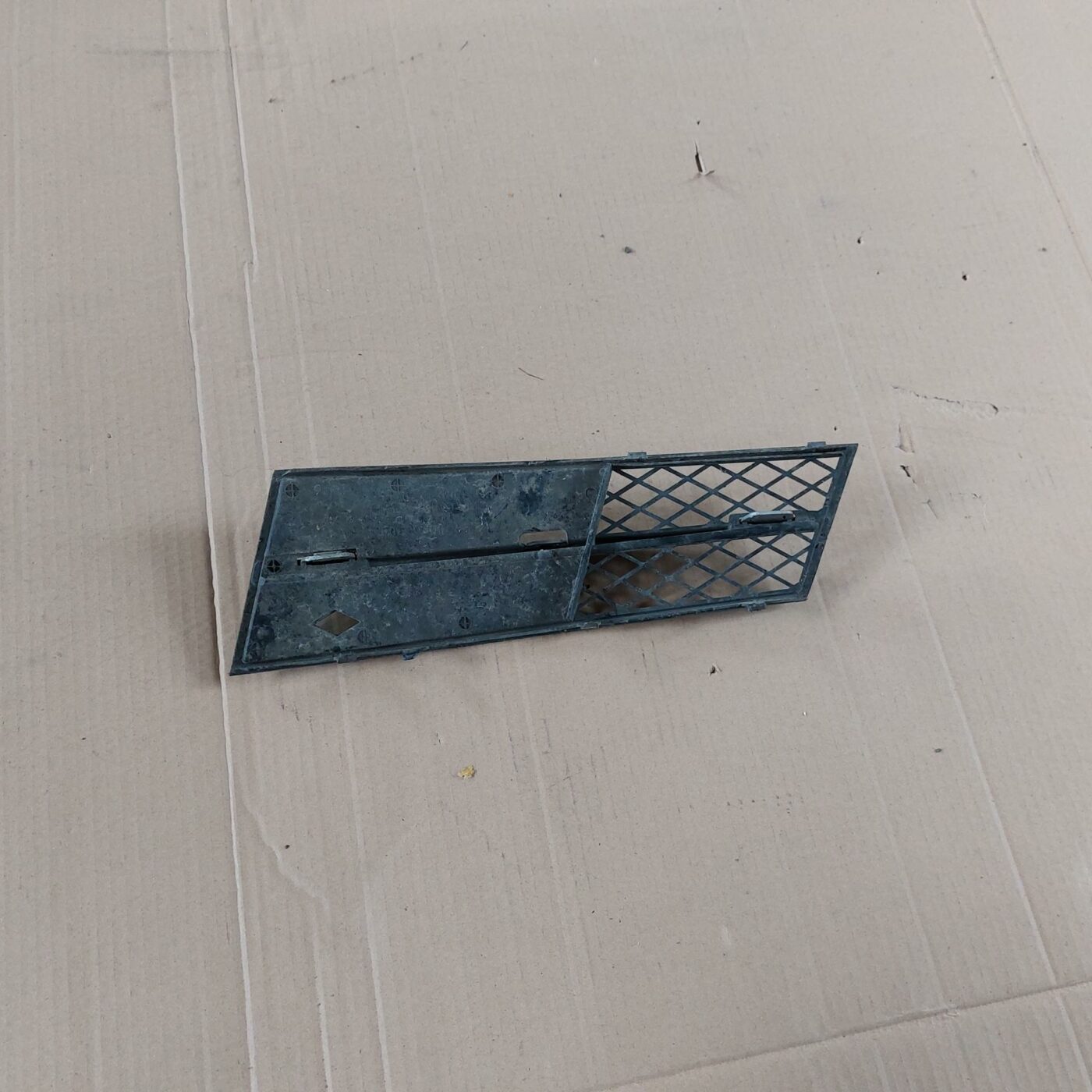 Bufera reste priekš BMW 520D F11 2011 TOURING