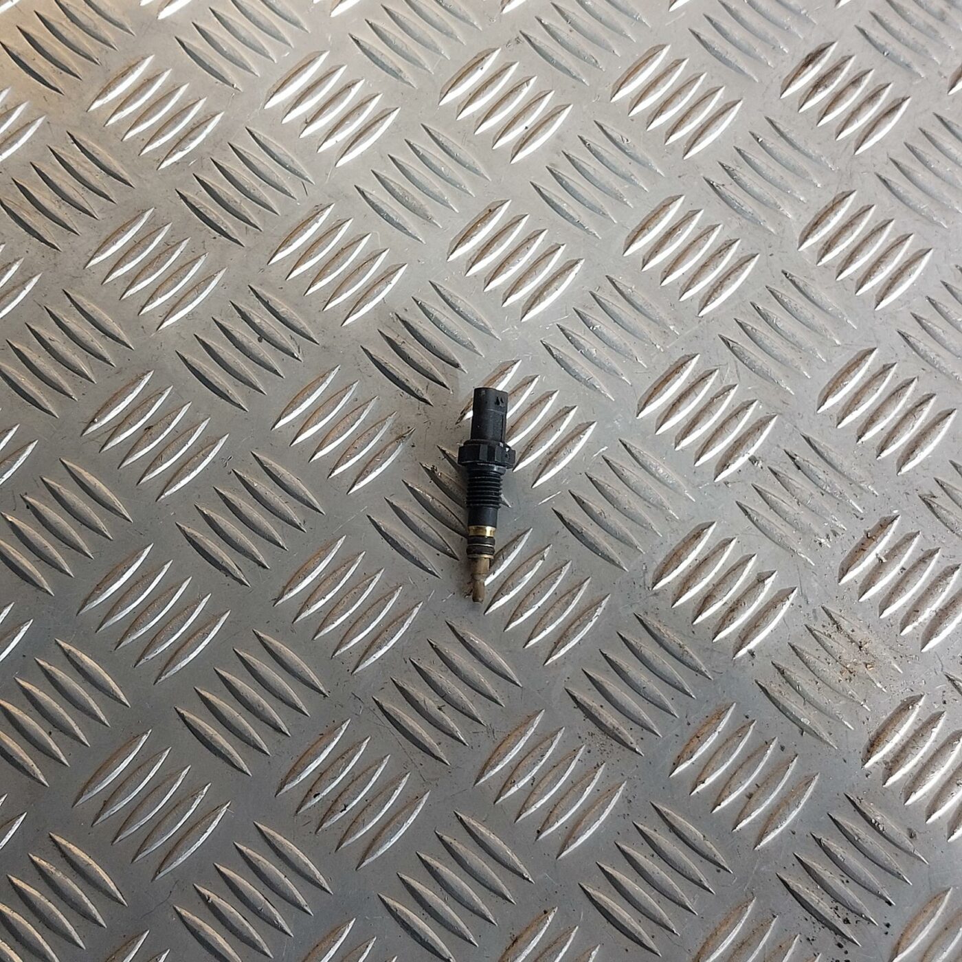 Temperatūras devejs priekš BMW 520D F11 2011 TOURING 1 Temperatūras devejs priekš BMW 520D F11 2011 TOURING