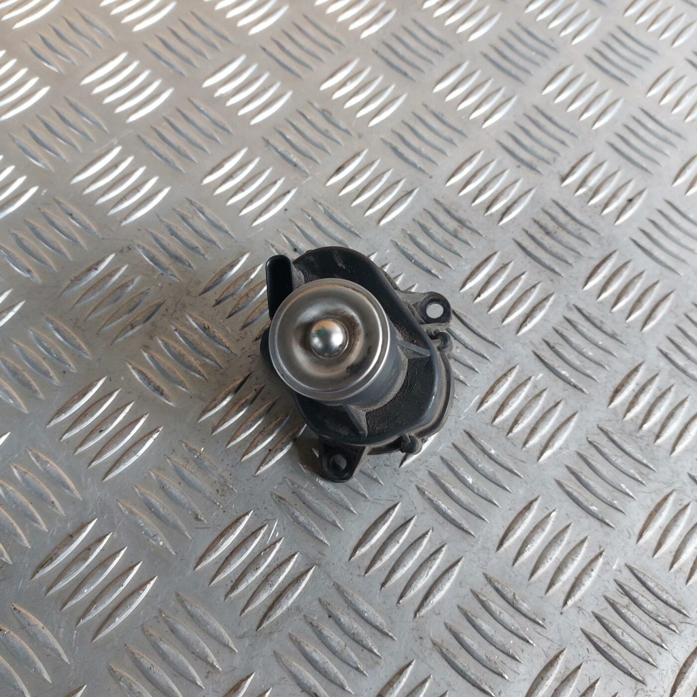 Ieplūdes kolektora garuma mērīšanas mehānisms priekš BMW 520D F11 2011 TOURING 2 Ieplūdes kolektora garuma mērīšanas mehānisms priekš BMW 520D F11 2011 TOURING