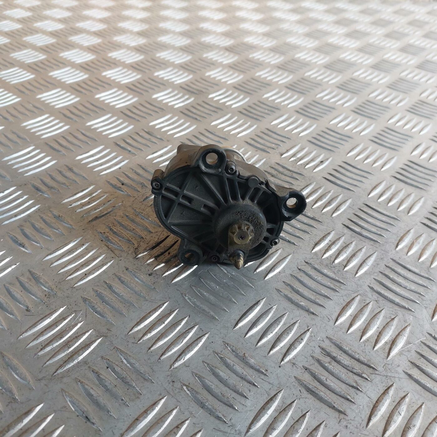 Ieplūdes kolektora garuma mērīšanas mehānisms priekš BMW 520D F11 2011 TOURING 3 Ieplūdes kolektora garuma mērīšanas mehānisms priekš BMW 520D F11 2011 TOURING