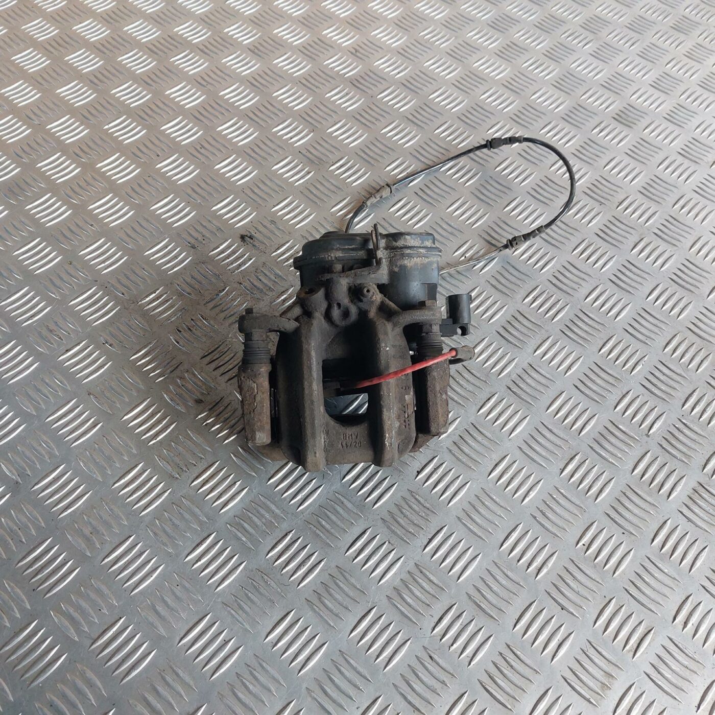 Aizmugurējais labais suports priekš BMW 520D F11 2011 TOURING 1 Aizmugurējais labais suports priekš BMW 520D F11 2011 TOURING